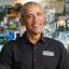 Барак Обама открывает новый магазин электроники